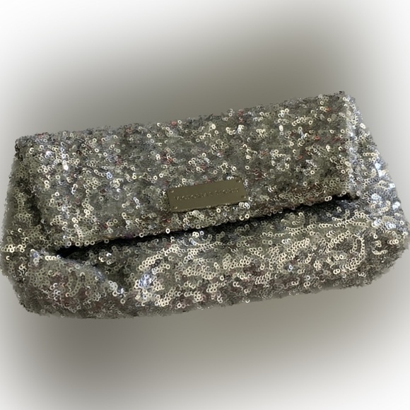 Victoria’s Secret magnetic sparkly clutch - Picture 1 of 3